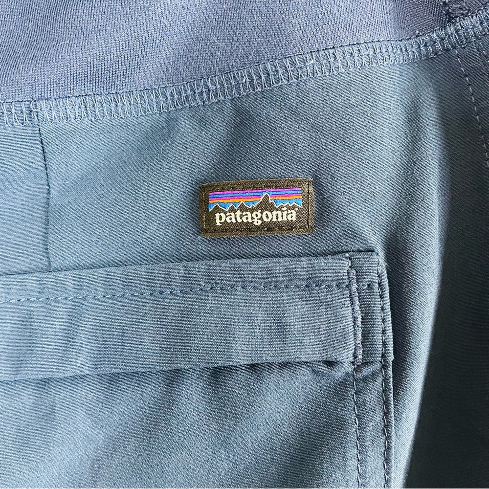 Patagonia Blue Stretchy Casual Outdoor Athletic Zip Pocket Shorts | Medium - Picture 5 of 7
